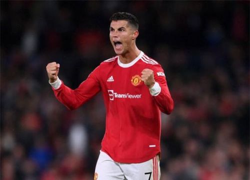 'Ronaldo là cầu thủ vĩ đại nhất, Messi là chuyên gia bắt nạt'