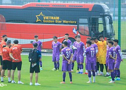 Trợ lý Lee Young-jin vắng mặt, tổ trợ lý tiếng Hàn "đứng chơi" trong buổi tập của U23 Việt Nam