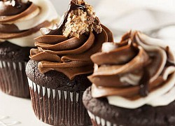 Cách làm bánh cupcake socola kem bơ thơm béo mềm mịn đơn giản