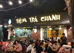 Hà Nội đêm thứ 2 được "thả cửa" sau 21h: Trà chanh - quán ăn vỉa hè bắt đầu nhộn nhịp trở lại, có người còn đòi "chơi thâu đêm" cho đã