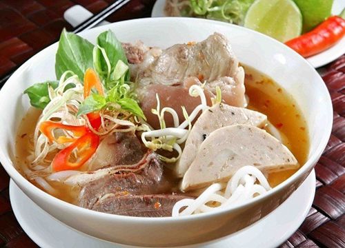 Cách nấu bún giò heo đơn giản ngon tại nhà