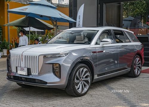 "Chạm mặt" xe Hongqi E-HS9 Trung Quốc gần 3,7 tỷ tại Sài Gòn