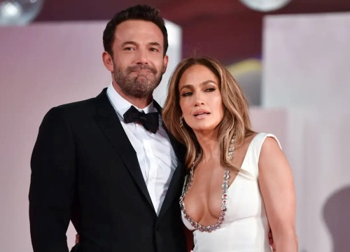 Jennifer Lopez và Ben Affleck mua dinh thự 50 triệu USD