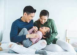 Vợ đang ngủ, chồng bế con vào phòng và làm một việc khiến người phụ nữ tức sôi máu, chị em nào xem xong cũng đồng cảm