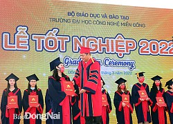 Trao bằng tốt nghiệp cho 648 dược sĩ, cử nhân