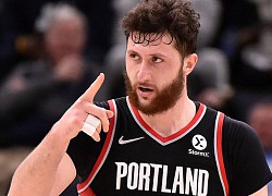 Ngôi sao Portland Trail Blazers gây phẫn nộ với hành động ném điện thoại của CĐV