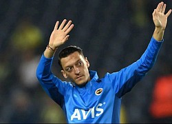 Oezil bất ngờ bị trục xuất khỏi đội 1 Fenerbahce