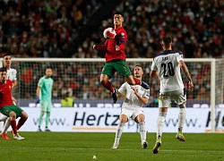 Ronaldo gánh cả Bồ Đào Nha trên vai