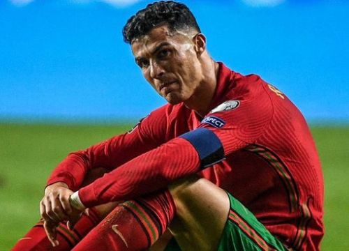 Ronaldo sa sút nhưng vẫn là điểm tựa của Bồ Đào Nha