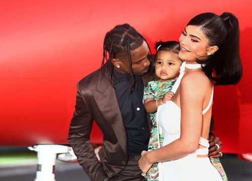 Sau nhiều ngày suy nghĩ, Travis Scott và Kylie Jenner quyết định đổi tên con trai