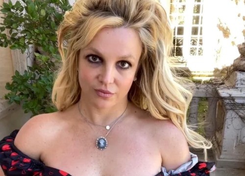 Britney Spears muốn phẫu thuật thẩm mỹ