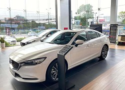 Mazda 6 giảm giá sâu đến cả trăm triệu đồng