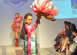 Lương Mỹ Kỳ tái xuất sàn runway hậu scandal chửi antifan, catwalk có còn "ô dề" như xưa?