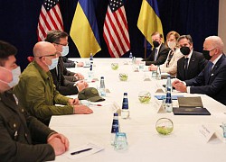 Tổng thống Mỹ Biden gặp trực tiếp 2 bộ trưởng Ukraine tại Ba Lan