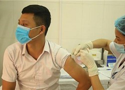 Chiều 3/4: Nghiên cứu, tham khảo quốc tế việc tiêm vaccine phòng COVID-19 mũi 4 và cho trẻ dưới 5 tuổi