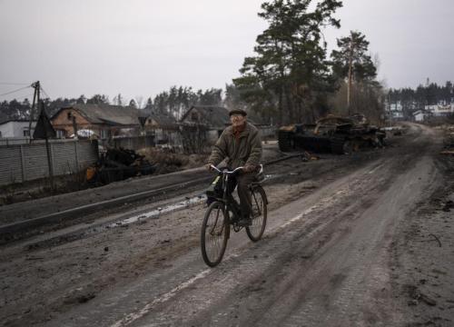 Quân đội Nga rút khỏi Chernobyl, bàn giao nhà máy điện hạt nhân cho Ukraine