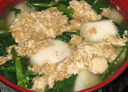 Canh cua rau muống khoai sọ