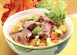 Canh khoai lang nấu sườn