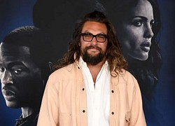 Jason Momoa bắt tay Charlize Theron trong 'Fast & Furious 10'