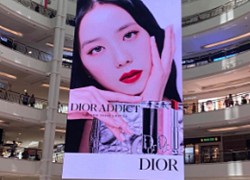 Jisoo ở cái tầm: Khiến Dior lần đầu tiên cháy hàng tới 35 màu son cùng lúc, ra sức refill vẫn không đáp ứng đủ sức mua khổng lồ