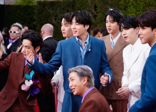 BTS biểu diễn "chớp nhoáng" tại Grammy 2022 khiến cộng đồng mạng dậy sóng, lọt top trending ngay và luôn!