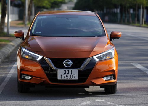 Nissan Việt Nam xử lí kính lái bị hấp hơi cho Nissan Almera từ tháng 5 tới đây