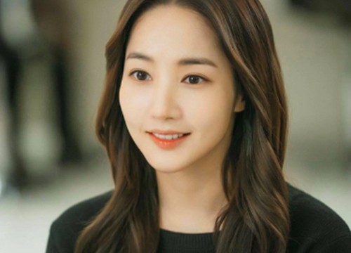 Park Min Young bị netizen chê tơi tả vì style "một màu" nhàm chám, dụi mắt 7749 lần cũng không bênh nổi