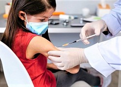 Sáng 6/4: Trung bình tuần qua có 65.600 ca COVID-19/ngày; Trẻ 5 dưới 12 tuổi tiêm vaccine có được cấp hộ chiếu vaccine?