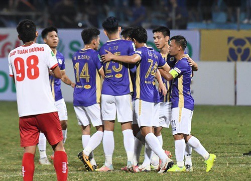 Hà Nội FC 1-0 Công An Nhân Dân: Chờ Quang Hải vào sân trong hiệp 2