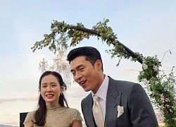 Hé lộ ảnh chụp chung cực nét đầu tiên của Hyun Bin và Son Ye Jin trong siêu đám cưới, nhưng sao nhìn khổ thân anh chị quá!