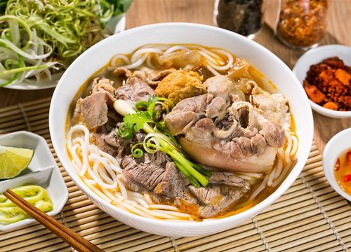 Cách làm bún bò Huế, hủ tiếu Nam Vang ngon như nhà hàng