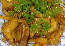 Cách làm chân gà sốt tỏi ớt cay thơm đậm đà, càng ăn càng nghiện