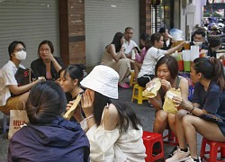 Cảnh trái ngược trên 'con phố vàng' ở TP.HCM