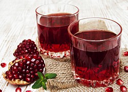 Uống nước ép lựu mọi lúc mọi nơi với cách làm sau, chẳng cần máy ép