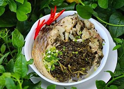 Về đất Tổ Vua Hùng, đừng quên ăn thử canh rau sắn chua nấu cá cực kỳ gây nghiện