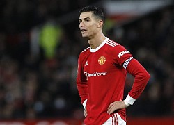 Fan nhí bị đập điện thoại từ chối lời mời của Ronaldo