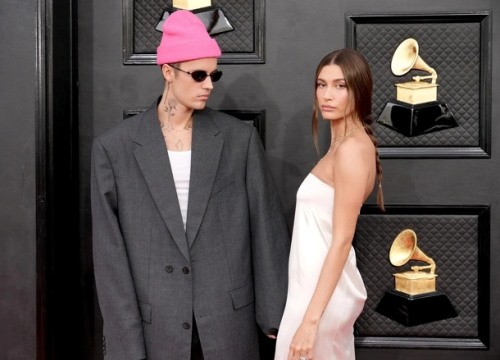 Hailey Bieber: 'Hãy để tôi yên'