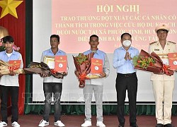 Khen thưởng các cá nhân dũng cảm cứu du khách đuối nước tại Bà Rịa-Vũng Tàu