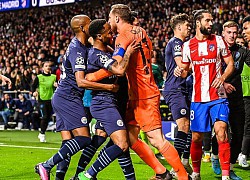 Rio Ferdinand: "Cầu thủ Atletico nên cảm thấy xấu hổ vì những trò hề ấy'