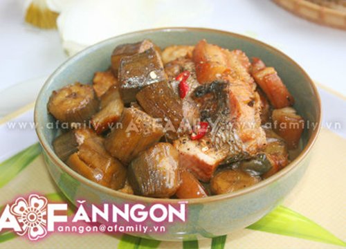 Cá kho chuối xanh - món ngon dân dã