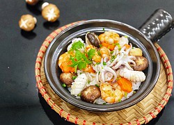 Cơm hải sản tay cầm