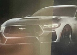 Ford Mustang 2023 lần đầu lộ mặt trần trụi: 'Mũi' to và đèn LED theo trend hiện nay