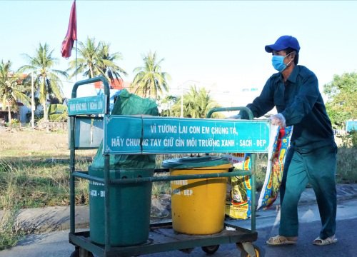 Ông lão nghèo 6 năm nhặt rác không lương khắp đường phố Hội An