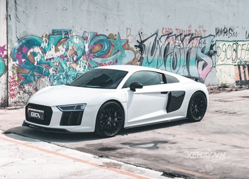 Siêu xe Audi R8 V10 Plus tại Sài Gòn được chủ nhân "lột xác"