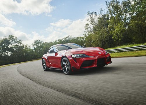 Toyota Supra cuối cùng cũng có nét 'giống' đàn em Vios vì... có bản số sàn