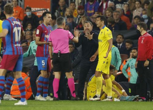 Barca thua sốc trước Cadiz, Real tiến gần hơn với chức vô địch La Liga