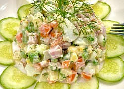 Bật mí 3 cách làm salad Nga giòn mát, ngon ngất ngây