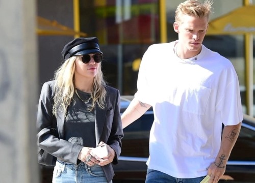 Cody Simpson tiết lộ lý do chia tay Miley Cyrus