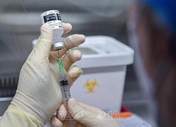 Cuộc chiến pháp lý sau khi Ba Lan tuyên bố không mua thêm vaccine COVID-19