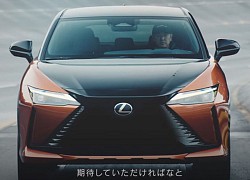 Lexus RZ 450e tung teaser mới sát ngày ra mắt chính thức toàn cầu với kích thước lớn hơn và nội thất thay đổi rõ rệt